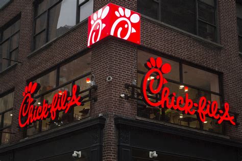 When does Chick-fil-A stop serving breakfast? | The US Sun