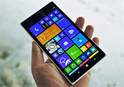 Living With The Biggest Windows Phone The Nokia Lumia