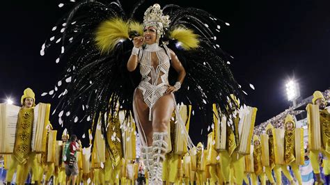 El Carnaval De Río De Janeiro Hace Vibrar A Brasil