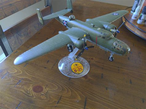 B 25 Mitchell Bomber Plastic Model Airplane Kit 164 Scale