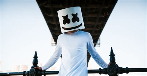 Marshmello drops pre-recorded set in new ‘Moving On’ video: Watch