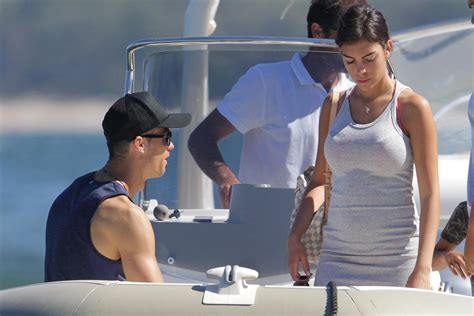 Cristiano Ronaldo S Girlfriend Georgina Rodriguez Appears To Show Off