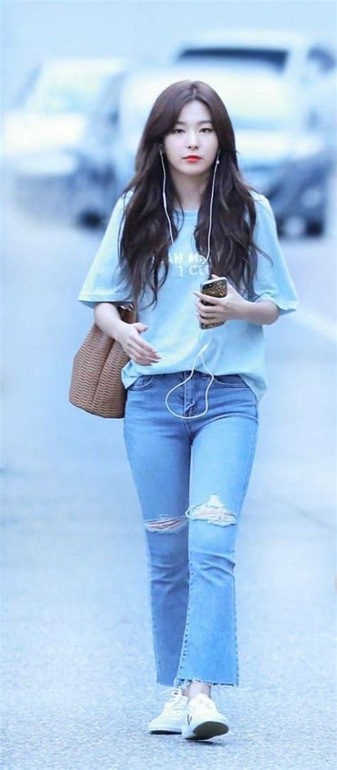 슬기 패션 seulgi fashion retweeted. #Seulgi | Pakaian