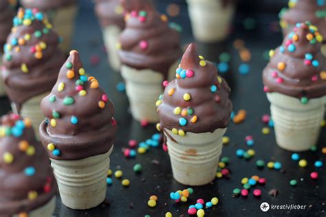 Check spelling or type a new query. Eisbecher Cupcakes mit Schokokuss Topping - Süße Cupcakes ...