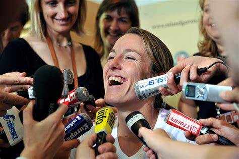 Photo Justine Henin Face Aux Journalistes Lors Du Tournoi De Roland