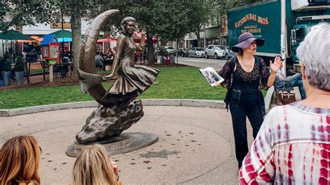 Join Witch City Walking Tours for Their "History & Hauntings of Salem