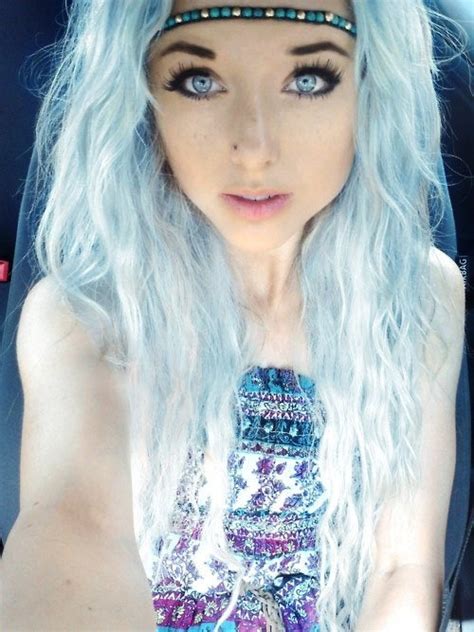 I like wasting my time on tumblr and youtube and barely know what the outside looks like. ITT: Girls with light blue/dyed hair 10/10 HNNNG ...