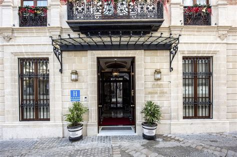 Sep 04, 2021 · one of the masterminds behind her family's luxe understated label, luisa loro piana shares her tips for lake walks and cult bakeries in the glitzy alpine destination. Hotel Casa Palacio Maria Luisa 5* GL - Fabricados Tir