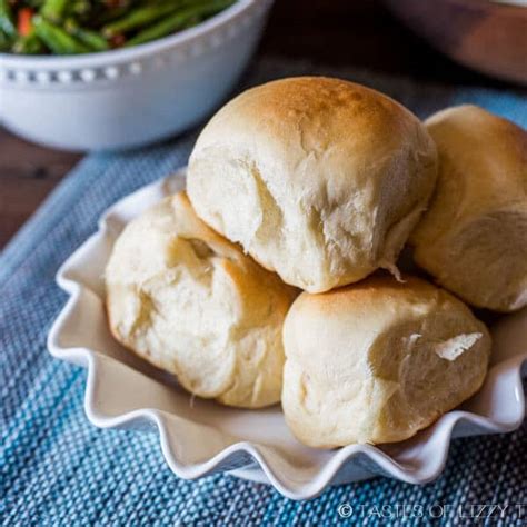 buttery soft rolls {the best homemade dinner rolls recipe ever}