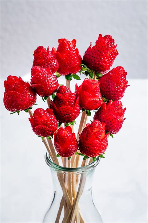 Make A Strawberry Rose Strawberry Roses California Strawberries