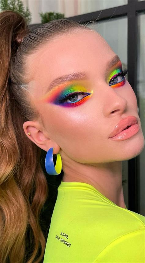 35 Cool Makeup Looks Thatll Blow Your Mind Neon Rainbow