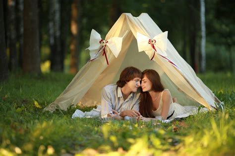 Romantic Camping Date Ideas