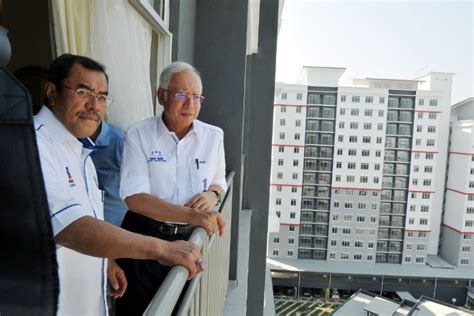 Tun rahah mohamed noah, 87, isteri kepada bekas perdana menteri kedua tun abdul razak hussein menghembuskan nafas terakhir di hospital swasta, hari ini. PM Najib Vows to Build More Affordable Homes | Market News ...