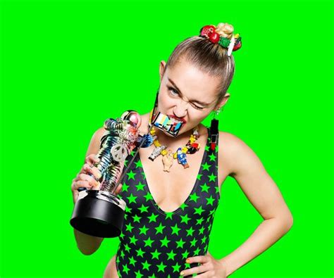 Miley Cyrus On Nicki Minaj And Hosting A ‘raw Mtv Video Music Awards The New York Times