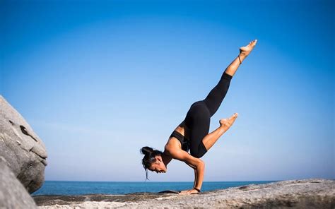 6 Movimientos De Yoga Para Alinear El Cuerpo Y La Mente ️