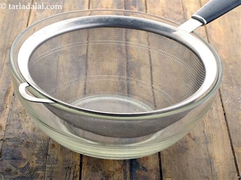 Baking at too low a temperature or in a smaller pan (batter too deep) can cause dipping. Basic Sponge Cake recipe, Vegetarian Recipes