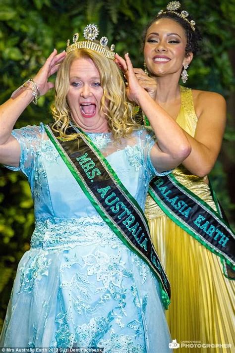 55 year old wins international title at beauty pageant daily mail online