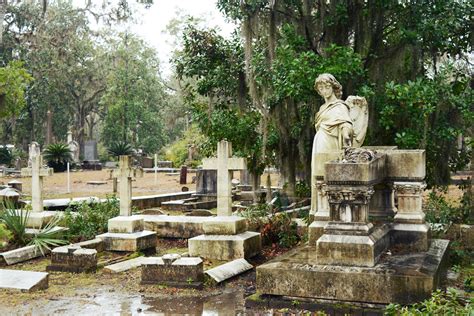 Bonaventure Cemetery Tour Savanahs Most Elegant Graveyard Unusual
