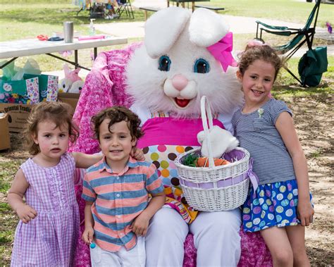 2018 Easter Bunny Photos At Leonard Park