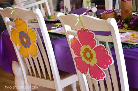 Diy jingle bell runner table decorations. Two Shades of Pink: Tinkerbell Party + DIY Ideas