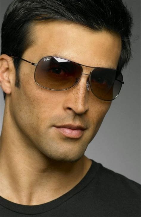 25 hottest men s glasses trends coming in 2019 published in pouted online magazine glasses