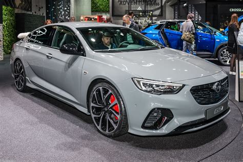 It featured a slightly different outside design. Opel Insignia Grand Sport GSi (893999) | Finally the GSi ...