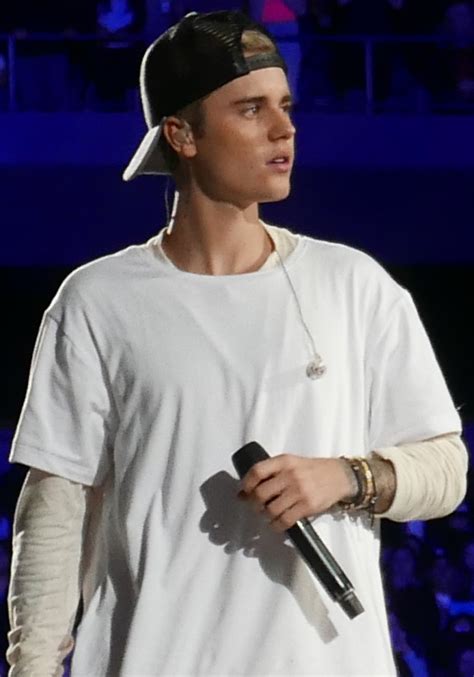 Justin Bieber reschedules 'Justice World Tour' to 2022 - Info Vogue
