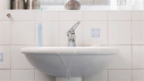 What To Do When Your Bathroom Is Flooded Step By Step Guide