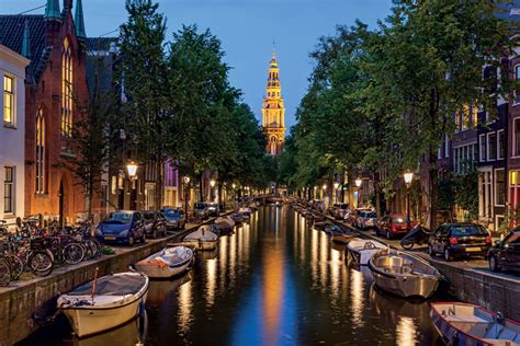 Aller vivre à l'étranger est toujours un challenge pour tous. Voyage en autocar aux Pays-Bas : AMSTERDAM 2 jours - BT Tours