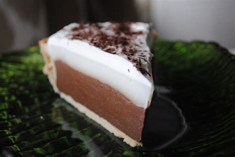 Hawaiian food was always a special treat and enjoyed on special occasions because it requires a decent amount of effort to prepare and cook. Sweet State of Mine: Hawaii - Haupia & Chocolate Haupia Pie