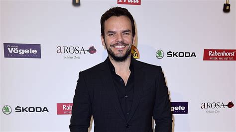 We did not find results for: Frau & Kinder: Steffen Henssler ist glücklich vergeben ...