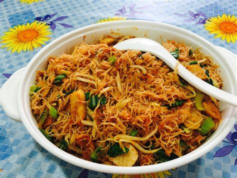 Walaupun simple hidangannya tapi yang membuatkan sedap ialah kaedah mereneh kuah dan memasaknya dalam. Petua Mudah Buat Bihun Goreng Sedap - Blog Cik Matahariku