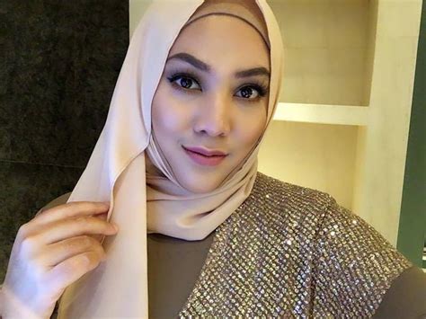 Listen to shila amzah | soundcloud is an audio platform that lets you listen to what you love and share the sounds you stream tracks and playlists from shila amzah on your desktop or mobile device. Shila Amzah Masuk Senarai '30 Bawah 30' Forbes - MYNEWSHUB