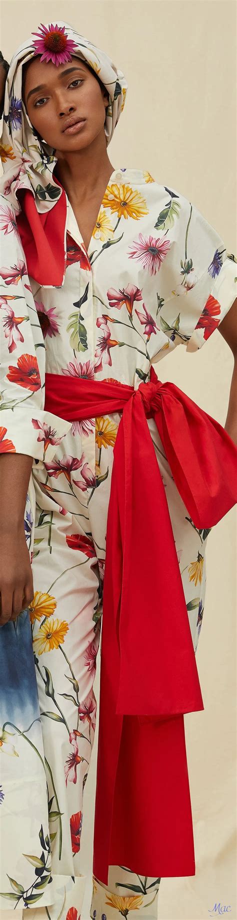 All the looks from the 2021 oscars red carpet. Resort 2021 Oscar de la Renta | Fashion, Fashion collection, Floral prints fashion