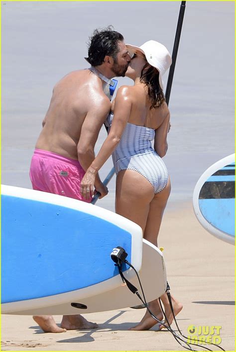 Photo Eva Longoria Beach Kiss Jose Baston 02 Photo 3888273 Just Jared Entertainment News
