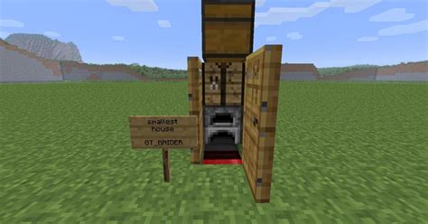 Super small house Minecraft Project