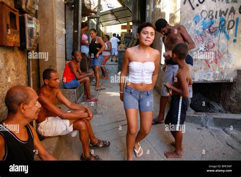 La Gente En La Favela Rocinha En Río De Janeiro Brasil Fotografía De