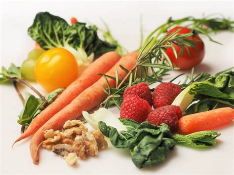Colorful fruits and vegetables can offer a range of antioxidants. 10 Best Fruits and Vegetables High in Antioxidants