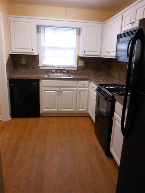 The lakes apartments provides apartments for rent in the columbus, ga area. Hardaway Square Apartments Apartments - Columbus, GA ...