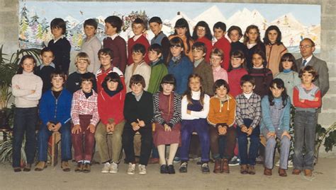 Photo De Classe Cm2 De 1980 Ecole Saint Joseph Copains Davant