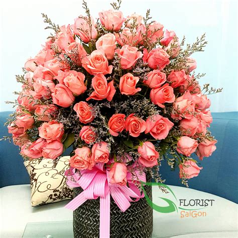 Flowers are the best gift for birthdays. Big flowers basket for happy birthday
