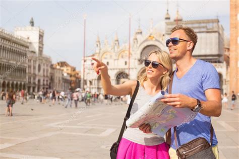 Tourists Sightseeing In Venice Stock Photo By ©grinvalds 77230172