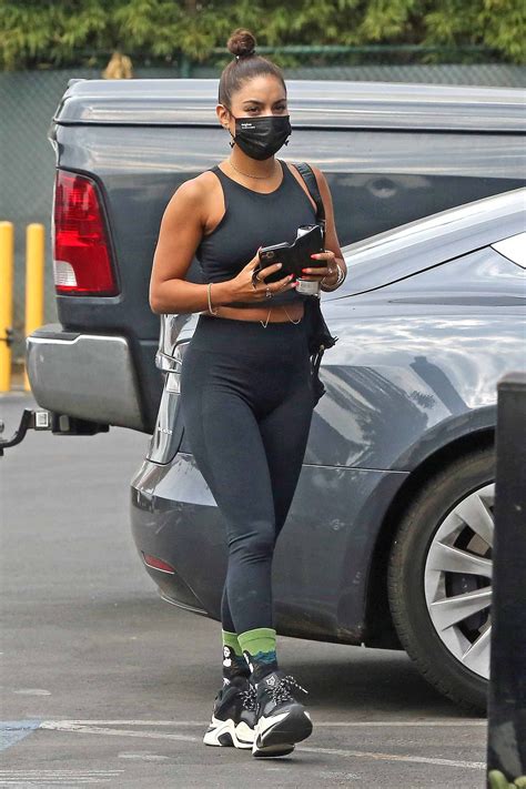 Vanessa Hudgens Evolve Together Face Mask Activewear Set And 7 Hot Sox Mona Lisa Socks