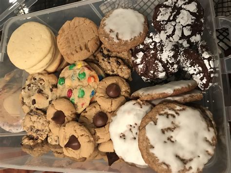 Look for inexpensive plates or serving containers in the dollar section of your discount store. Different Types Of Christmas Cookies : Best Fudgy Chocolate Crinkle Cookies - Cafe Delites ...