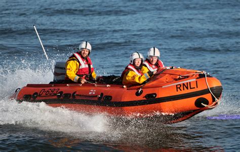 The rnli charity has volunteer lifeboat crews at 235 lifeboat stations across the uk and trained lifeguards at 163 lifeguarded beaches. Tynemouth RNLI lifeboats | Tynemouth RNLI lifeboat station