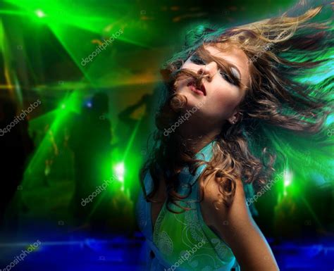 Beautiful Young Woman Dancing In The Nightclub — Stock Photo