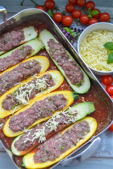 Wenn das fleisch angebraten ist, die roten bohnen hinzu geben. Gefüllte Zucchini mit Hackfleisch überbacken