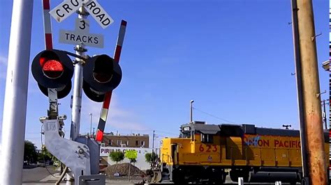 5312017 Baker Street Railroad Crossing 1 Bakersfieldca Youtube