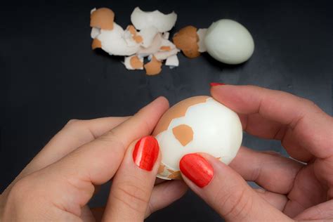 What Is The Best Way To Peel A Hard Boiled Egg Real Simple