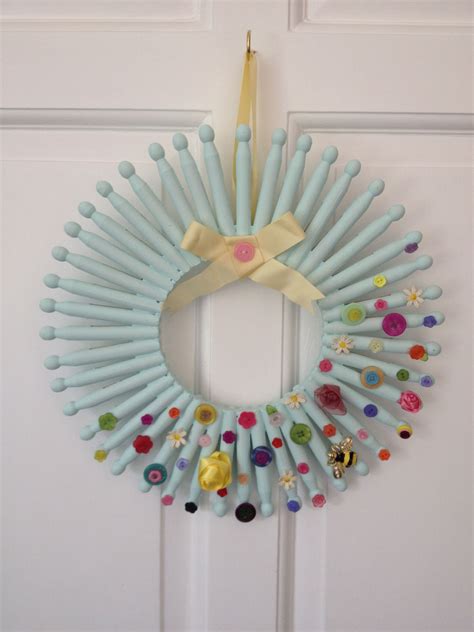 Peg Wreath With Buttons And Ribbons Clothespin Diy Crafts Clothes